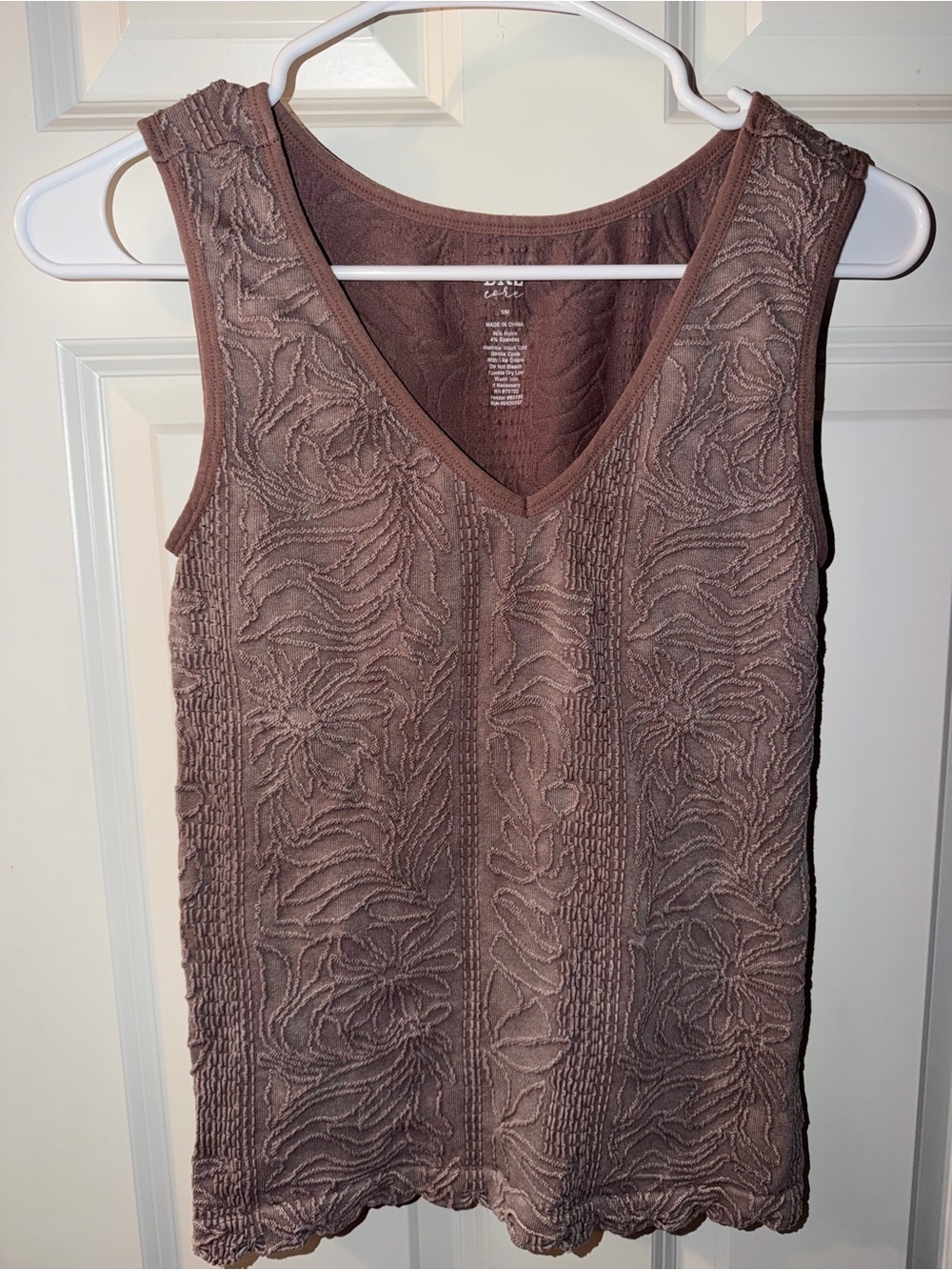BKE Core Textured Floral Knit Tank Top - Brown S/M